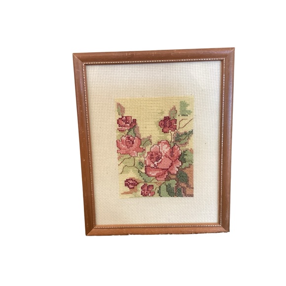 Vintage Framed Cross-stitch Embroidery Roses - Picture 2 of 5